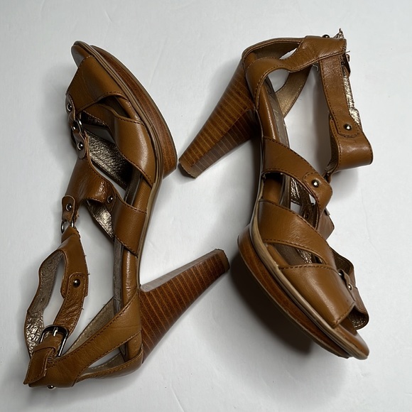 Sofft brand brown leather upper strappy heeled sandals US size 8W - Picture 3 of 12